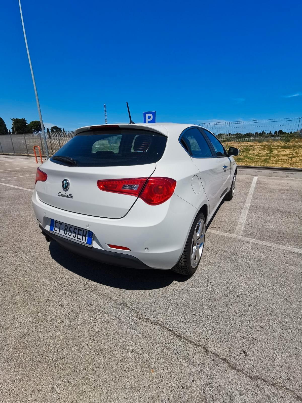 Alfa Romeo Giulietta 1.6 JTDm-2 105 CV Distinctive