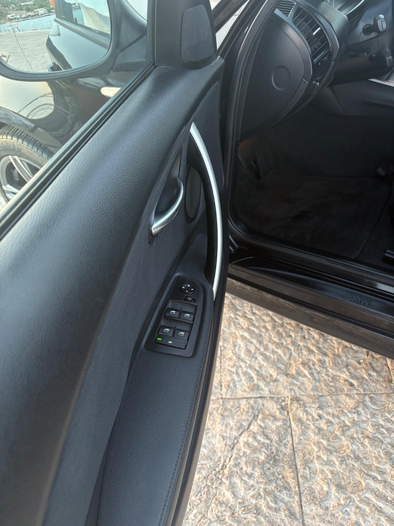 Bmw 118d 5 porte super accessoriata