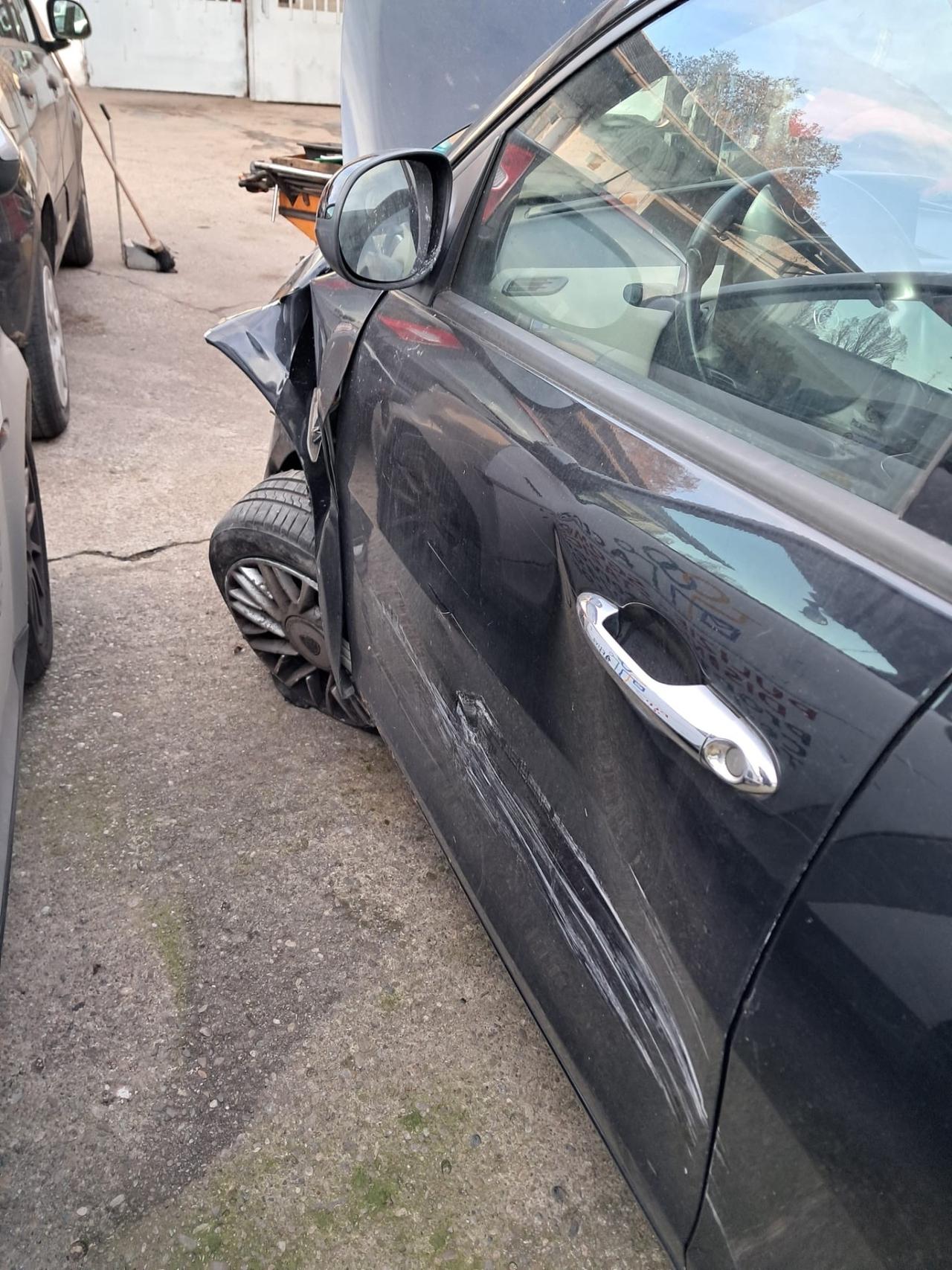 Lancia Ypsilon 1.2 GPL 5p Incidentata