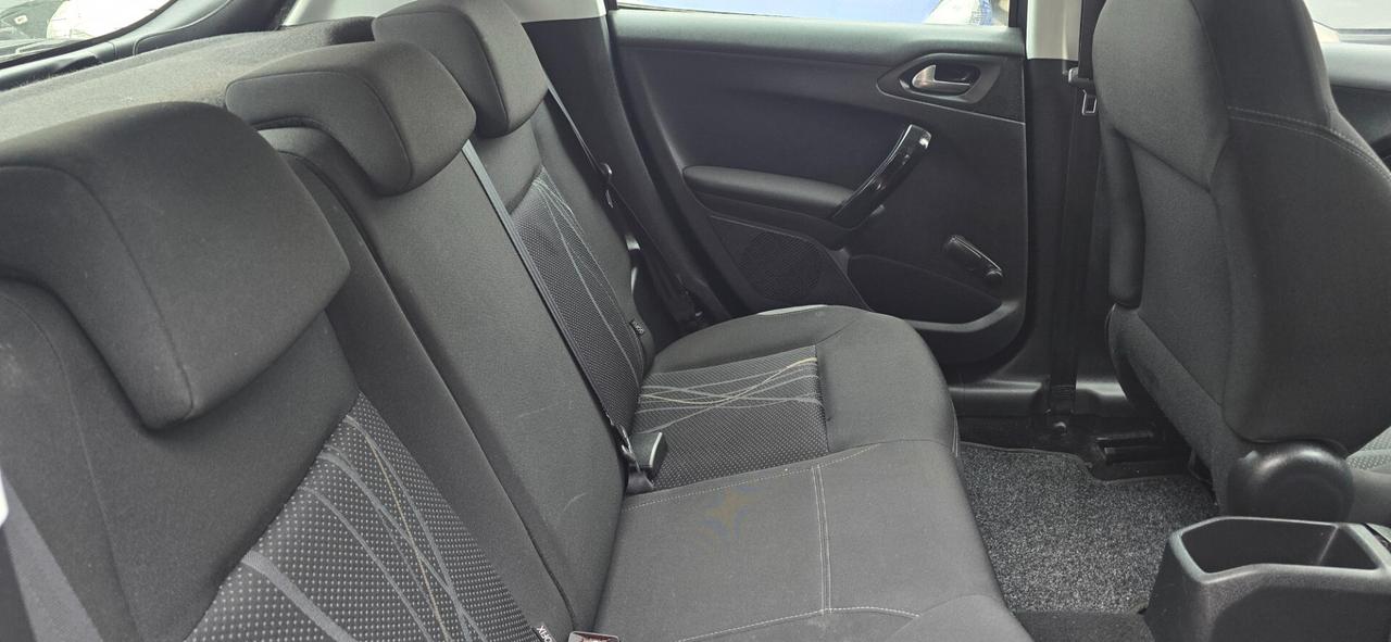 Peugeot 208 1.4 HDi 68 CV 5 porte Access