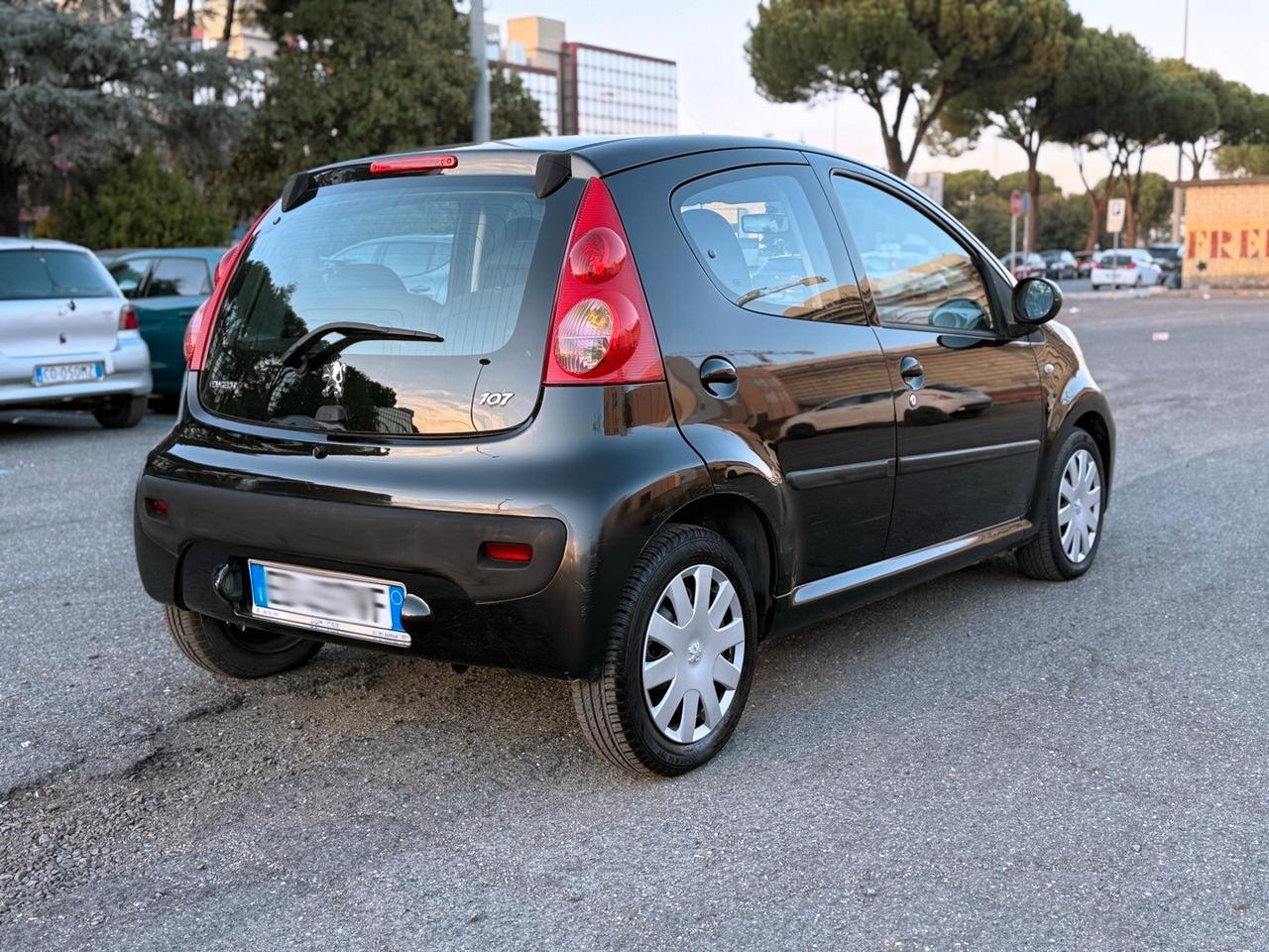 Peugeot 107 1.0 68CV 5p. - 2011