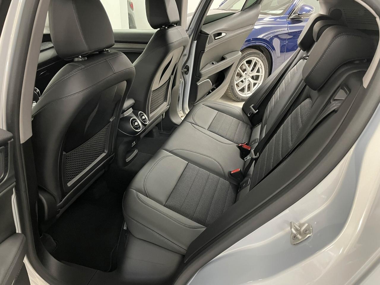 Alfa Romeo Stelvio 2.2 TD 190 CV EXECUTIVE 19" PELLE PINZE GIALLE RETROCAMERA
