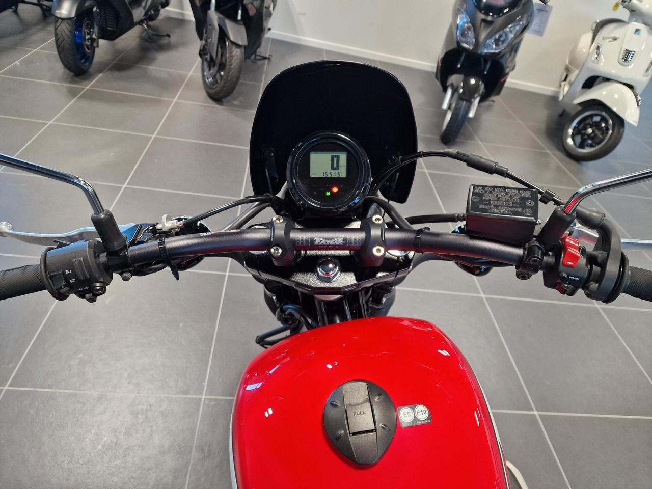 Yamaha SCR 950 Rossa 2019 Ohlins + Akrapovic