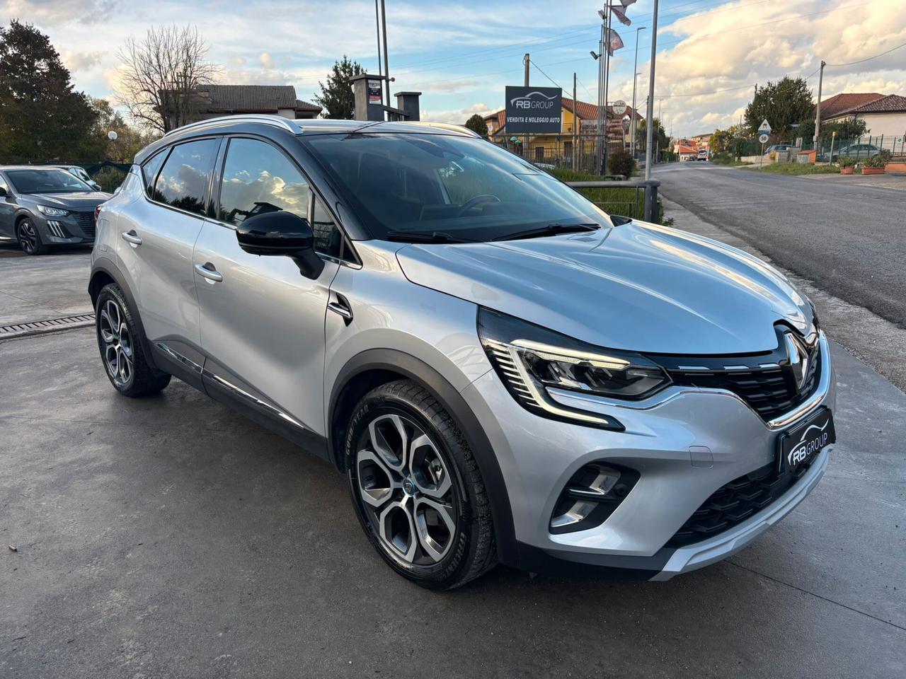 Renault Captur Plug-in Hybrid E-Tech 160 CV Initiale Paris