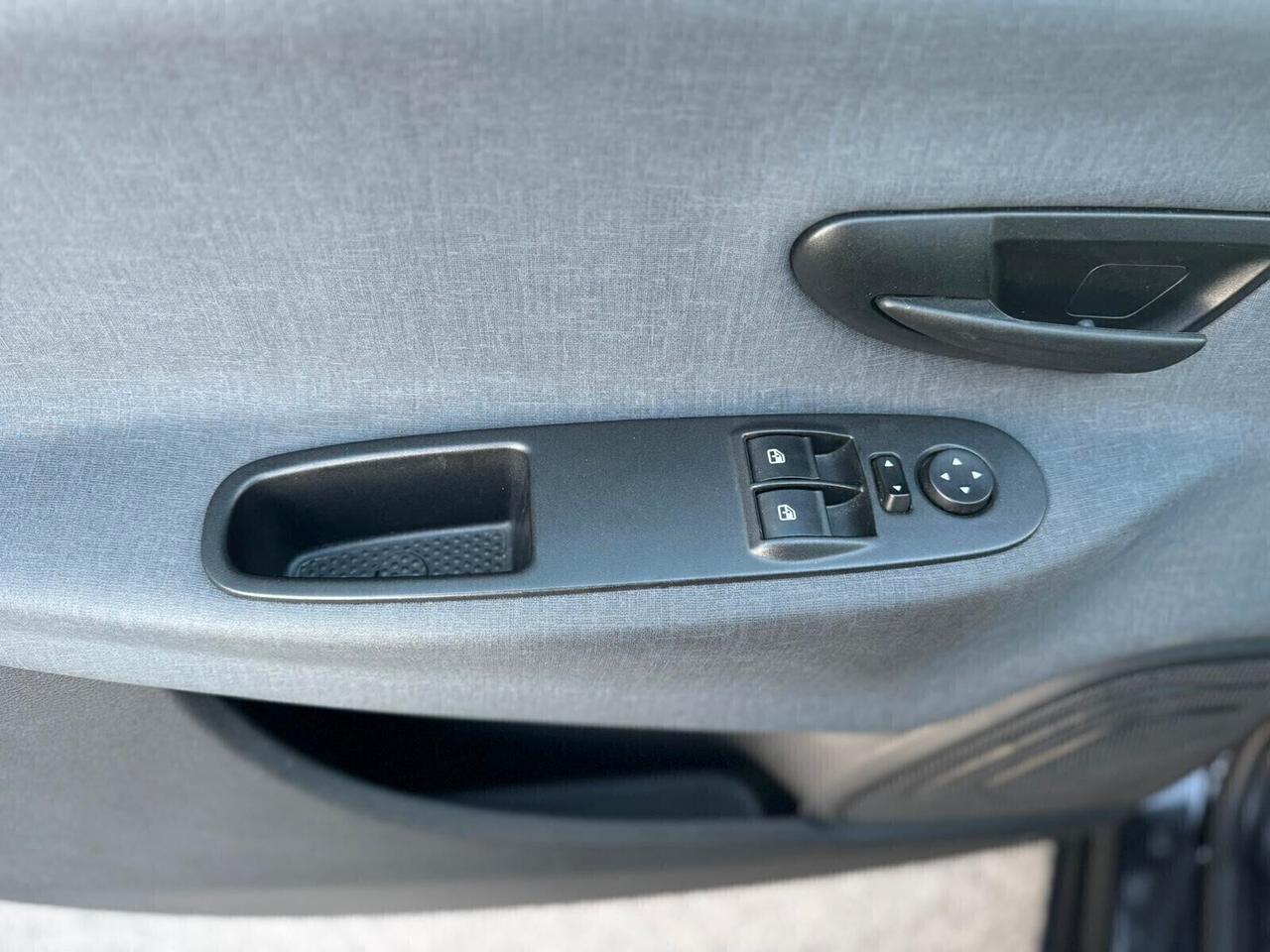 Lancia Ypsilon 1.0 FireFly 5 porte S&S Hybrid Gold