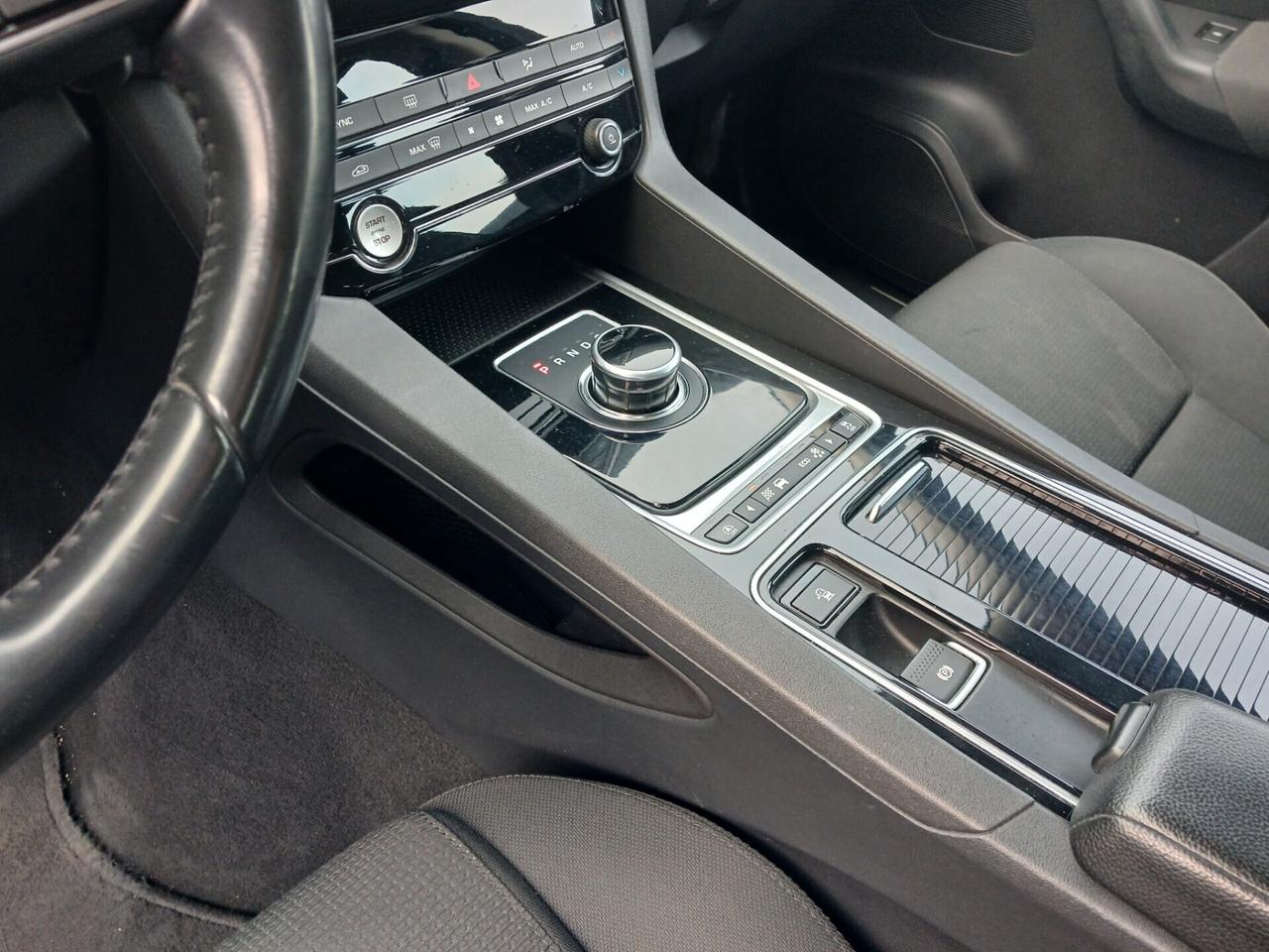 Jaguar F-Pace 2.0 D 240 CV AWD aut. Pure