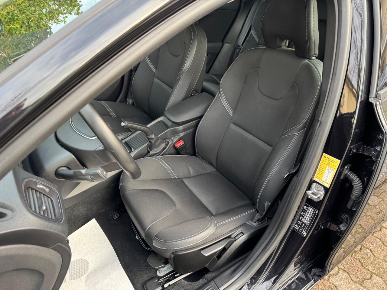 Volvo V40 D2 Geartronic Business Plus