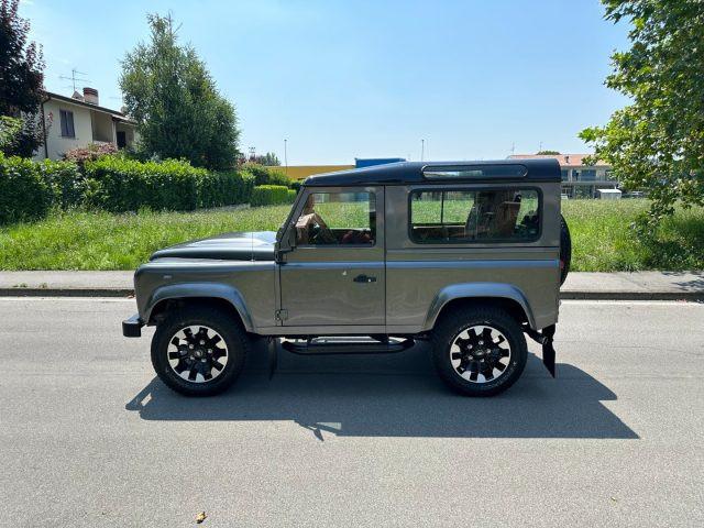 LAND ROVER Defender 90 2.2 TD4 Station Wagon SE NEOPATENTATI