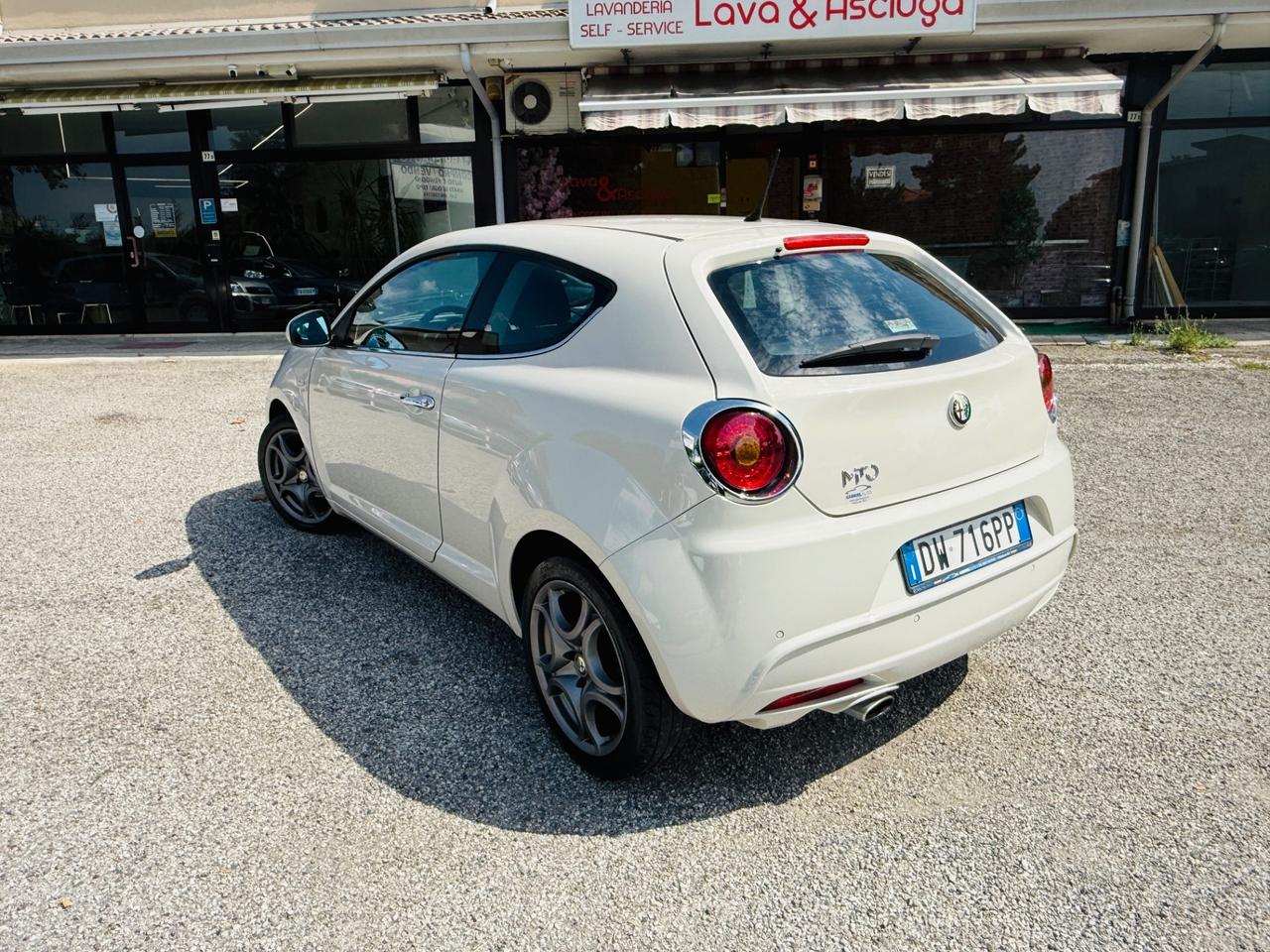 Alfa Romeo MiTo 1.4 78 CV Distinctive Premium Pack