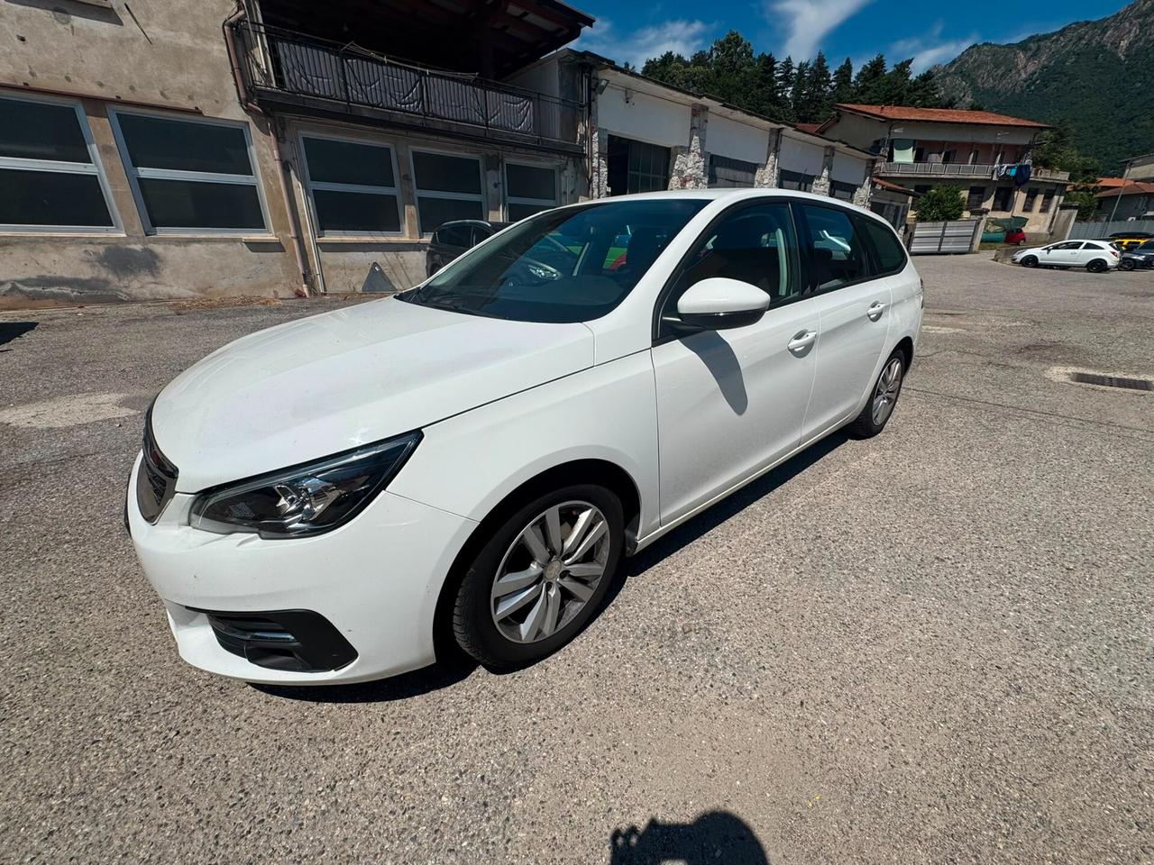 Peugeot 308 BlueHDi 100 S&S SW Business