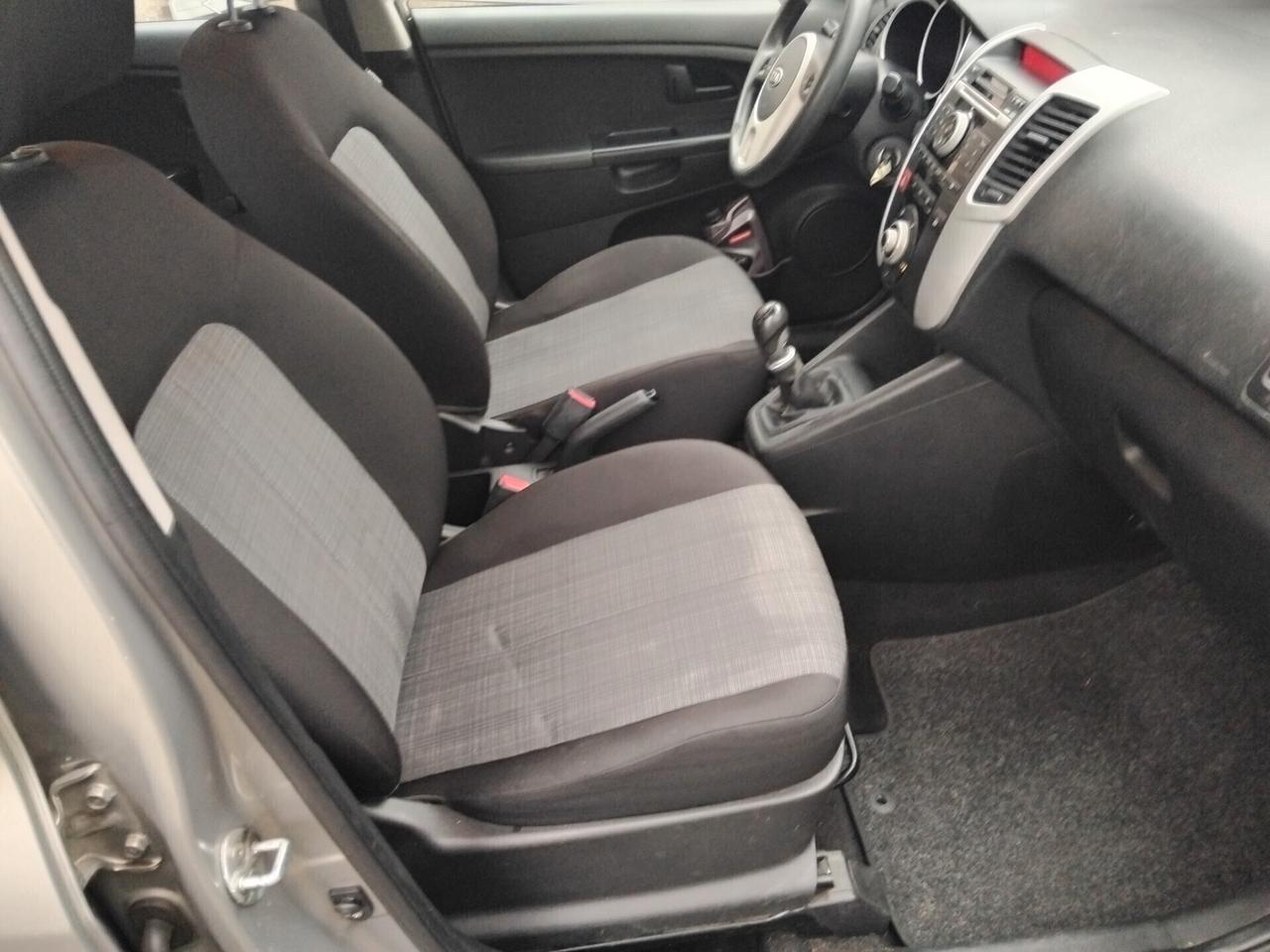 Kia Venga 1.4 CRDi 90CV Cool 5 PORTE EURO 5 KM 140 MILA IDEALE X NEO PATENTATI A 3.999 EURO