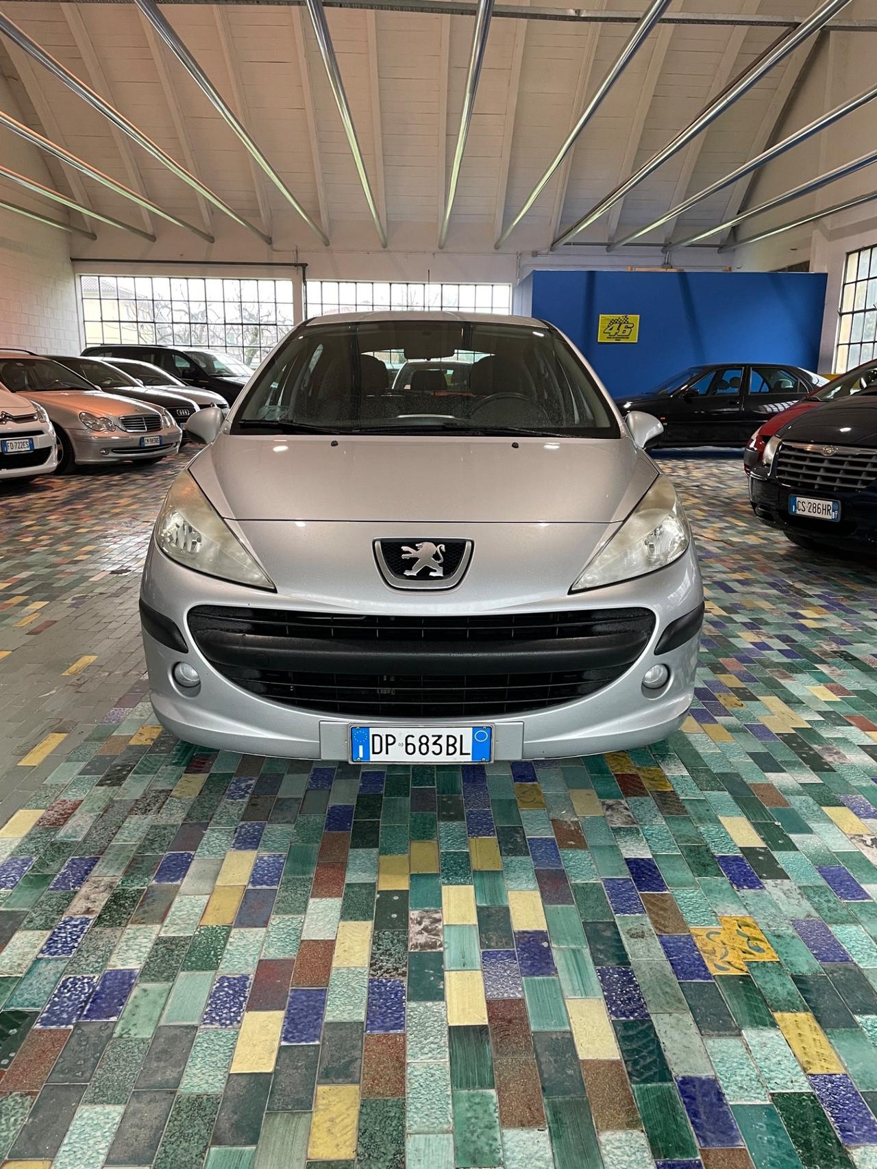 Peugeot 207 1.4 8V 75CV 5p. X Line