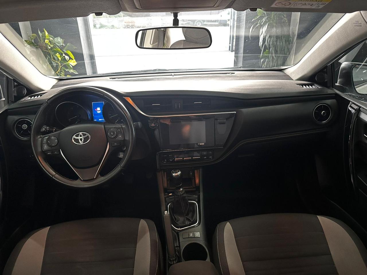 Toyota Auris 1.6 D-4D Lounge