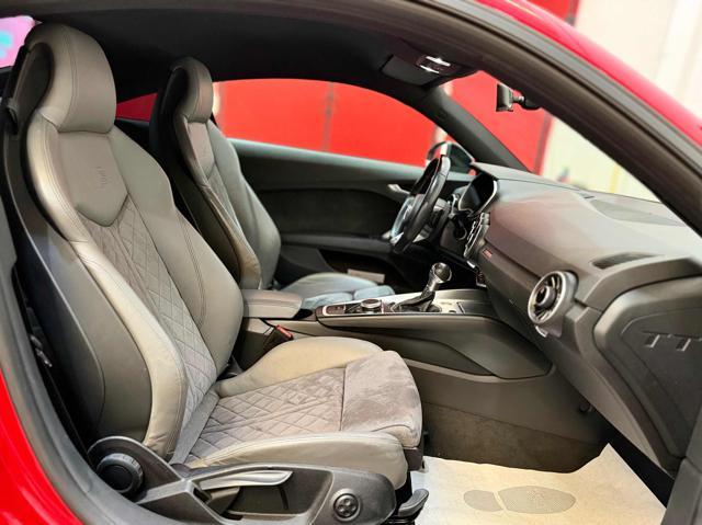 AUDI TT Coupé 1.8 TFSI S tronic S-LINE