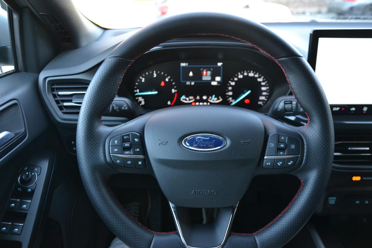 Ford Focus 1.5 115CV ST-LINE AUT. +NAV+FULL LED+RCAM+PRIVACY+