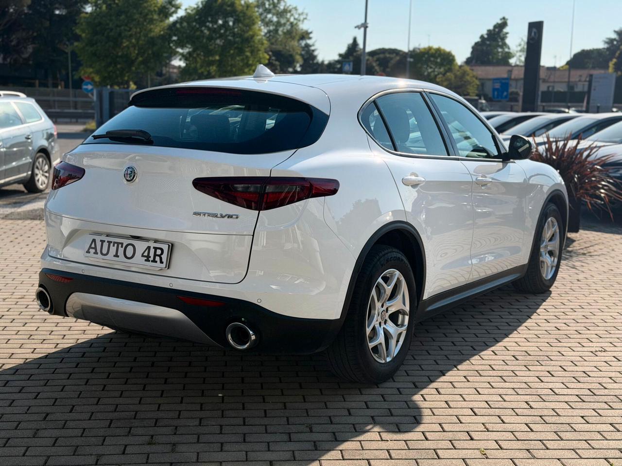 Alfa Romeo Stelvio 2.2 Turbodiesel 150 CV AT8 RWD Business