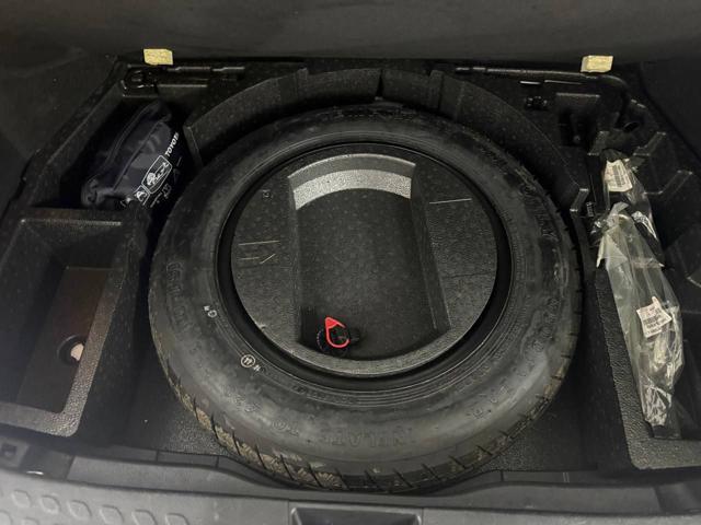 TOYOTA C-HR 1.8 Hybrid E-CVT Business