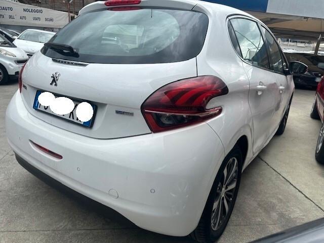 PEUGEOT 208 AUTOMATICA CON SOLI 20 MILA KM!