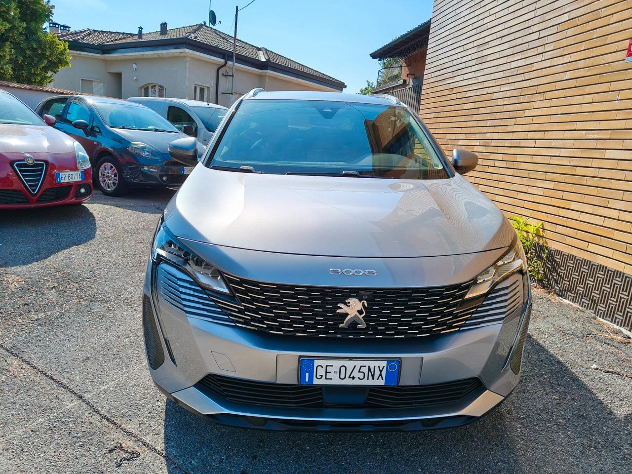 peugeot 3008 HYBRID 225 E-EAT8 ALLURE
