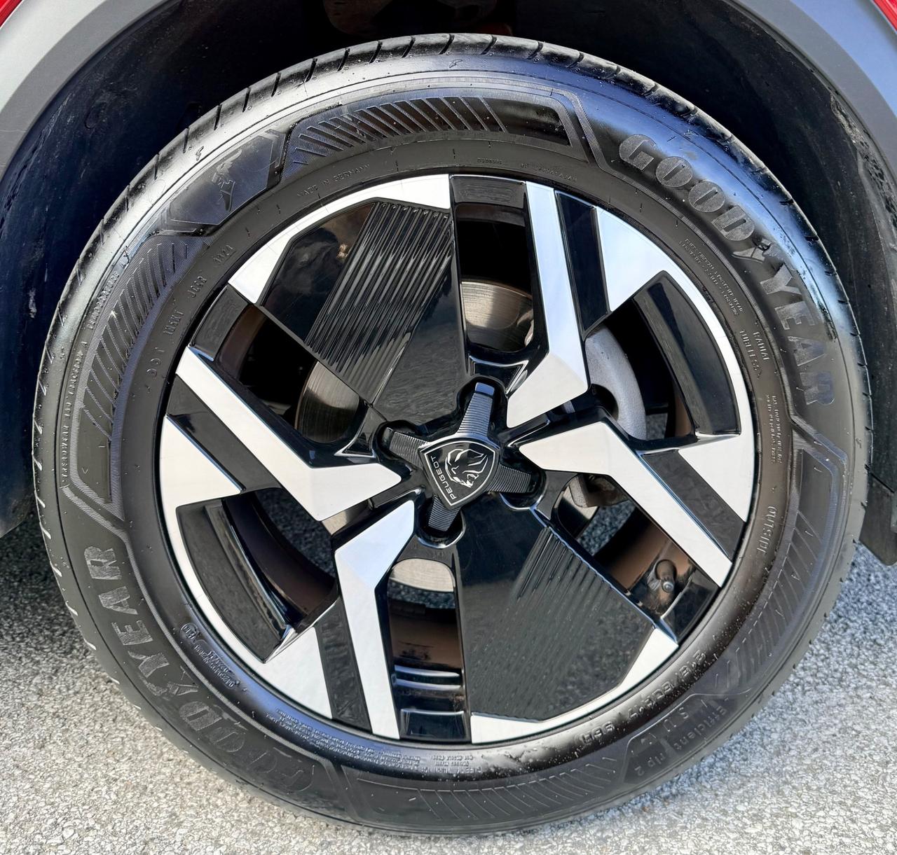 Peugeot 2008 PureTech 100 S&S Allure Pack