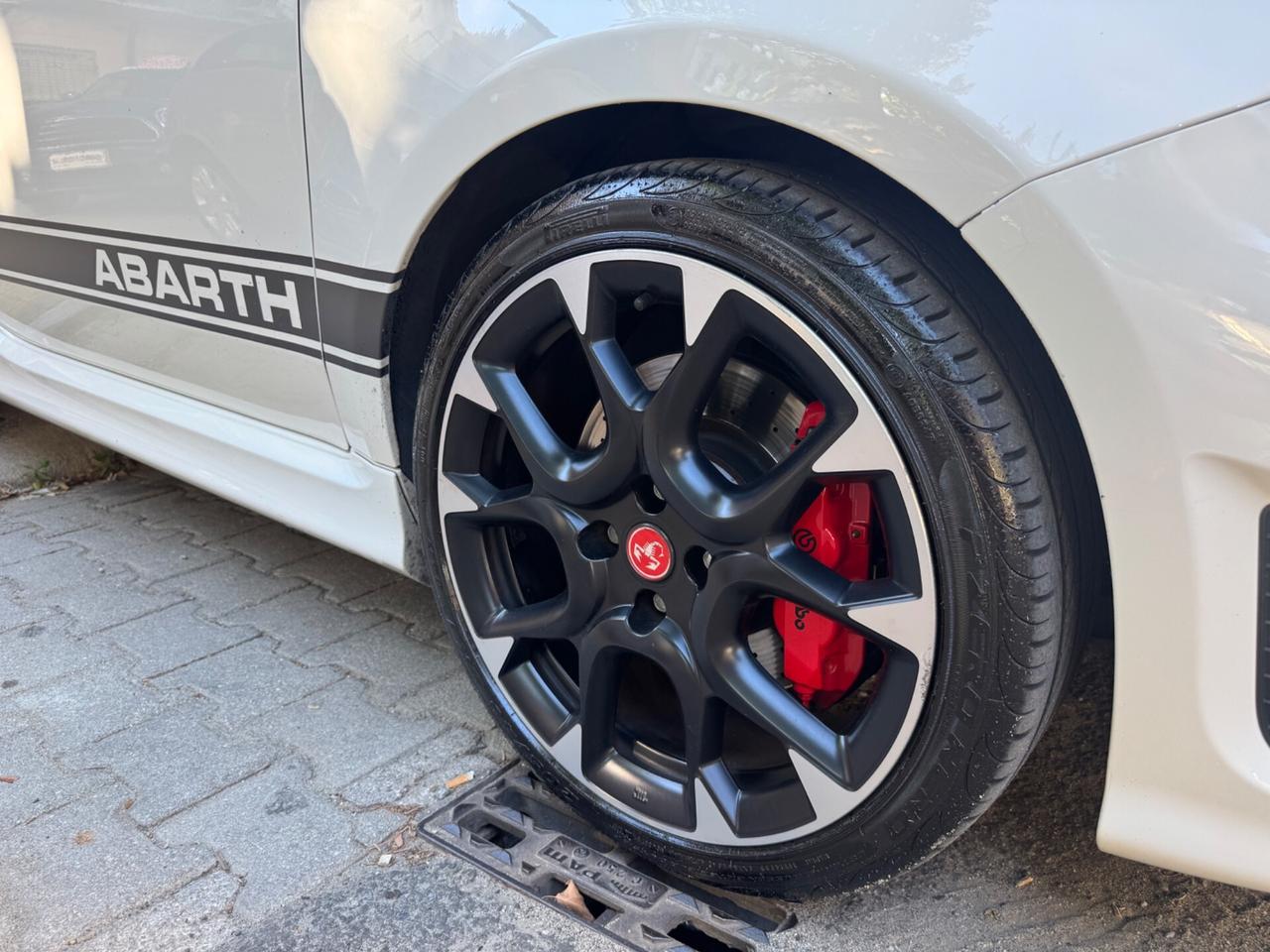 Abarth 595 1.4 Turbo T-Jet 180 CV Competizione