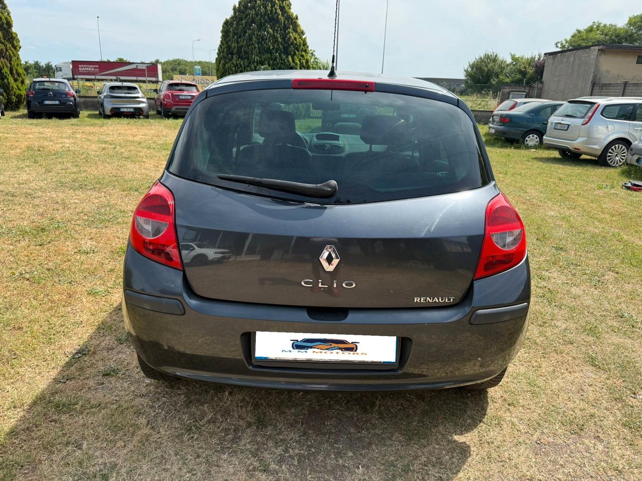 Renault Clio 1.2 1 5 porte Le Iene
