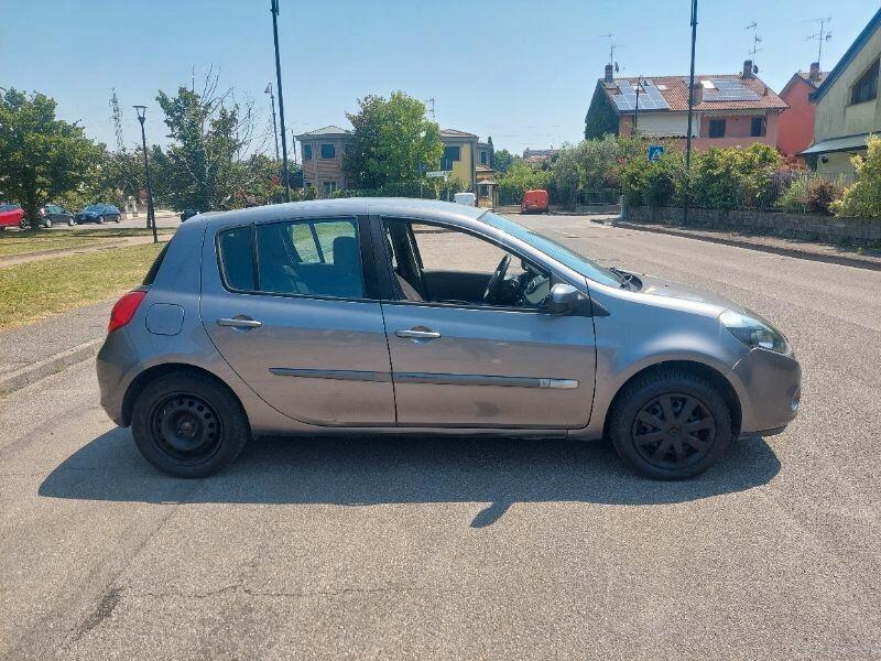 Renault Clio 1.2 75CV 5P Gomme Nuove NEOPATENTATI