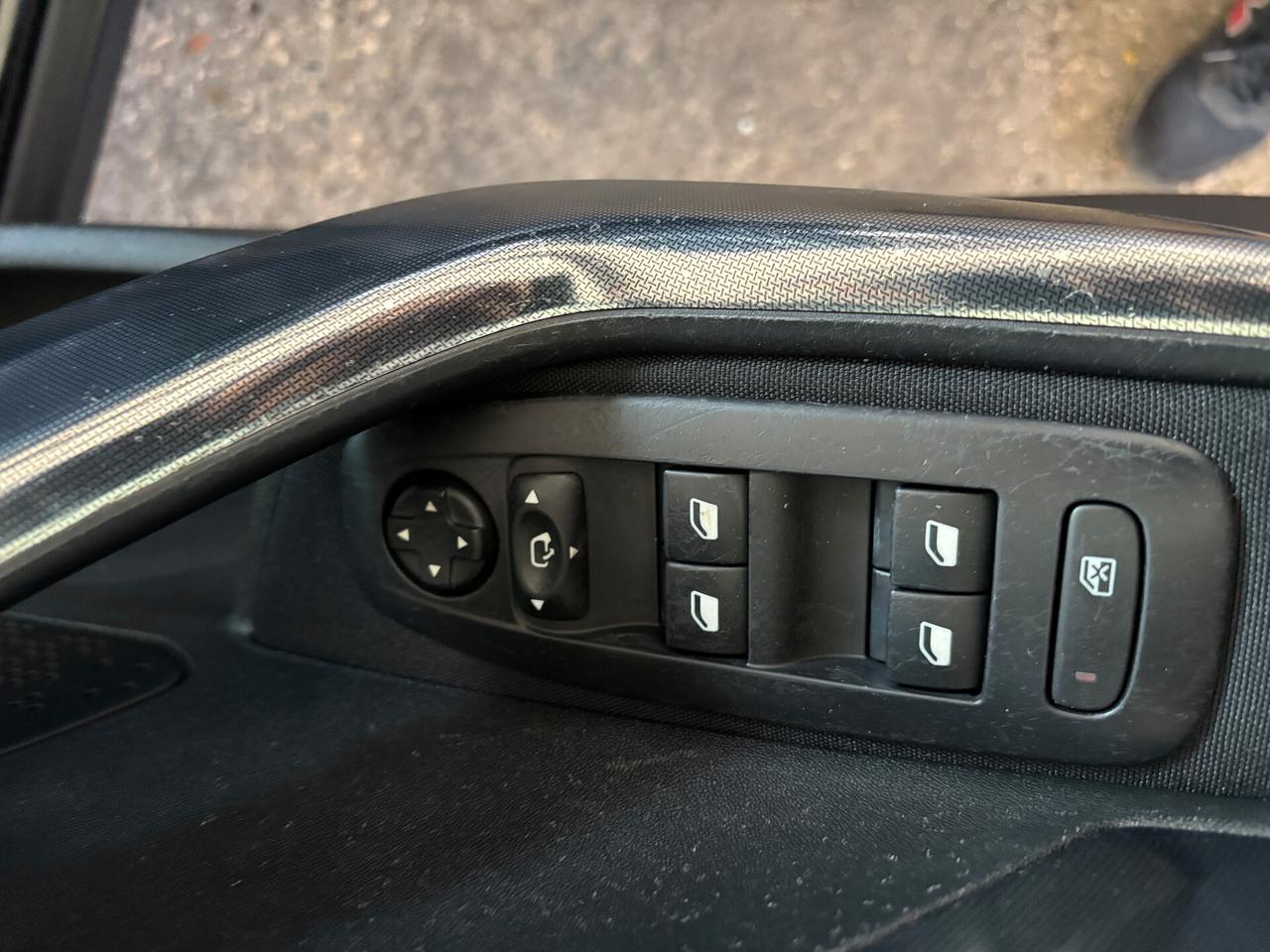 Peugeot 2008 1.6 e-HDi 92 CV Stop&Start Allure