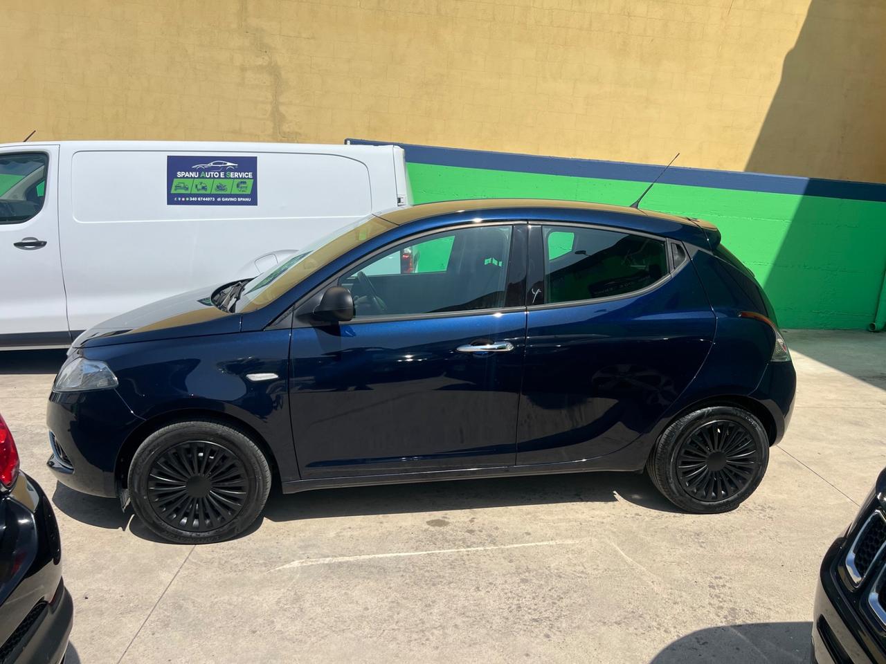 Lancia Ypsilon 1.2 69 CV 5 porte S&S Gold