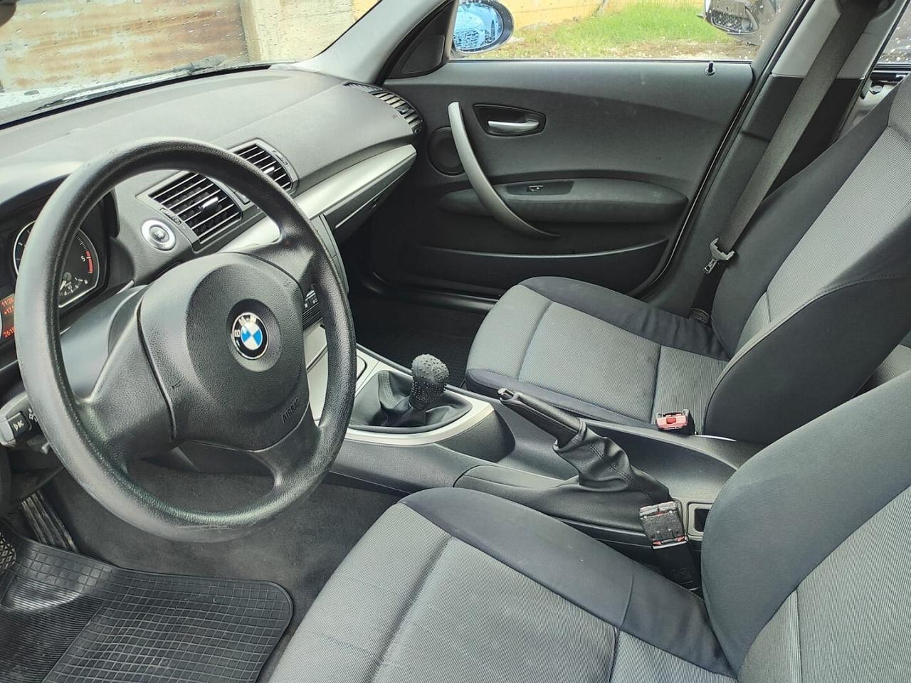 BMW SERIE 1 118D 5P Attiva