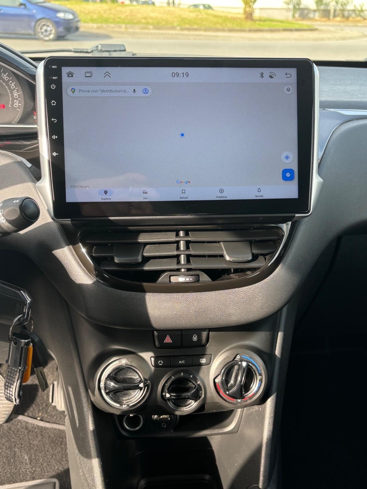 Peugeot 208 1.4 HDi 68 CV 5 porte Allure