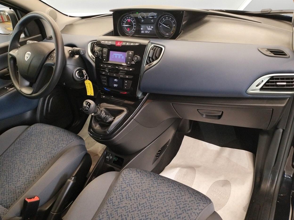 Lancia Ypsilon 1.0 firefly hybrid Silver Plus s