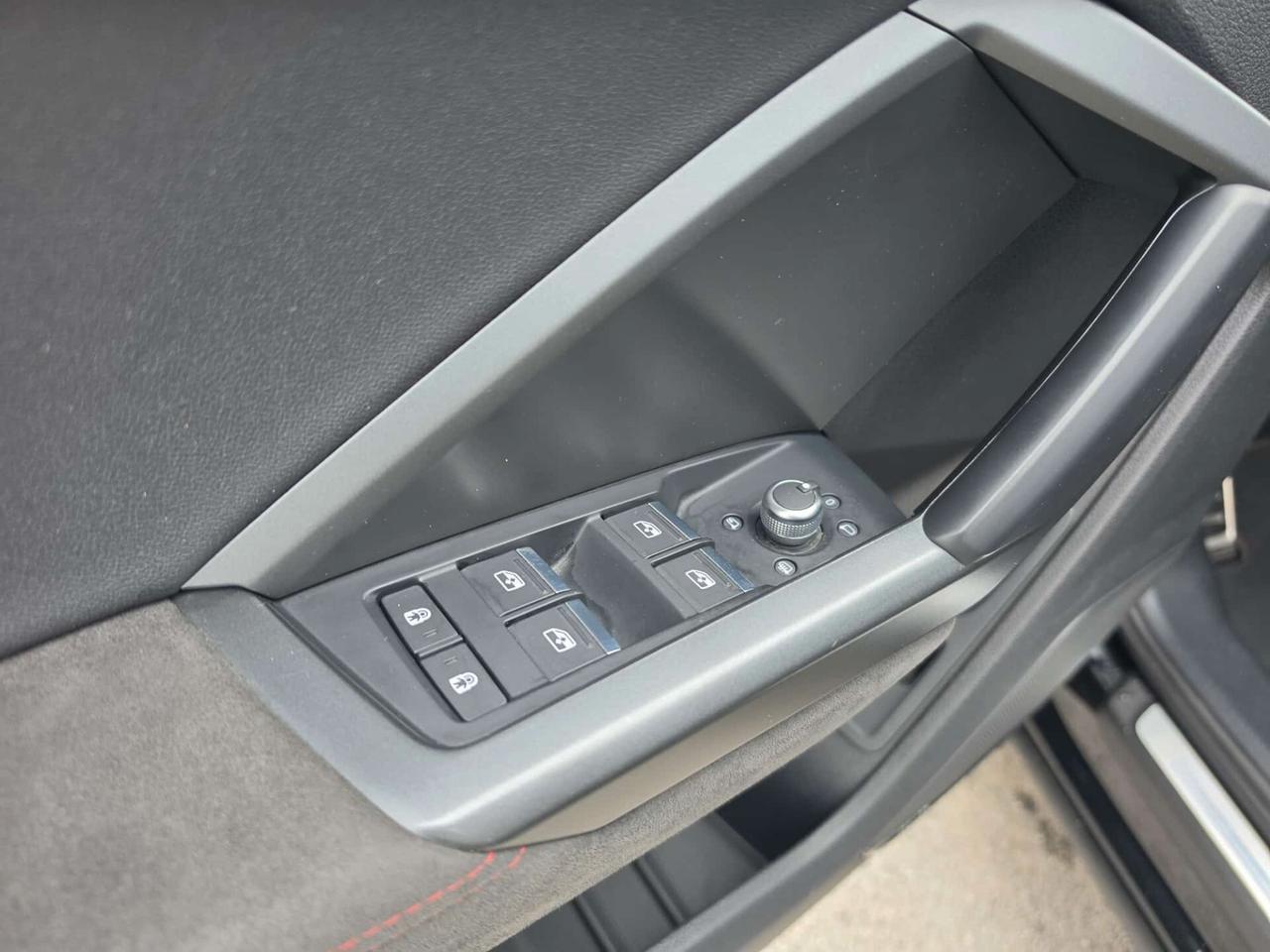 Audi RSQ3 SPORTBACK TOTAL BLACK FULL