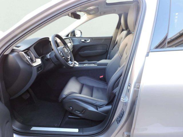 VOLVO XC60 B5 (benzina) AWD ULTRA DARK AUTOMATICA AZIENDALE