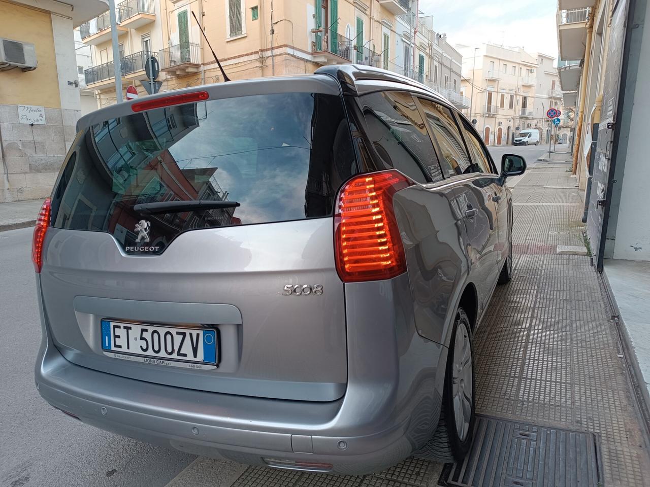 Peugeot 5008 1.6 HDi 115CV ALLURE 7 POSTI TETTO NAVI CAMERA