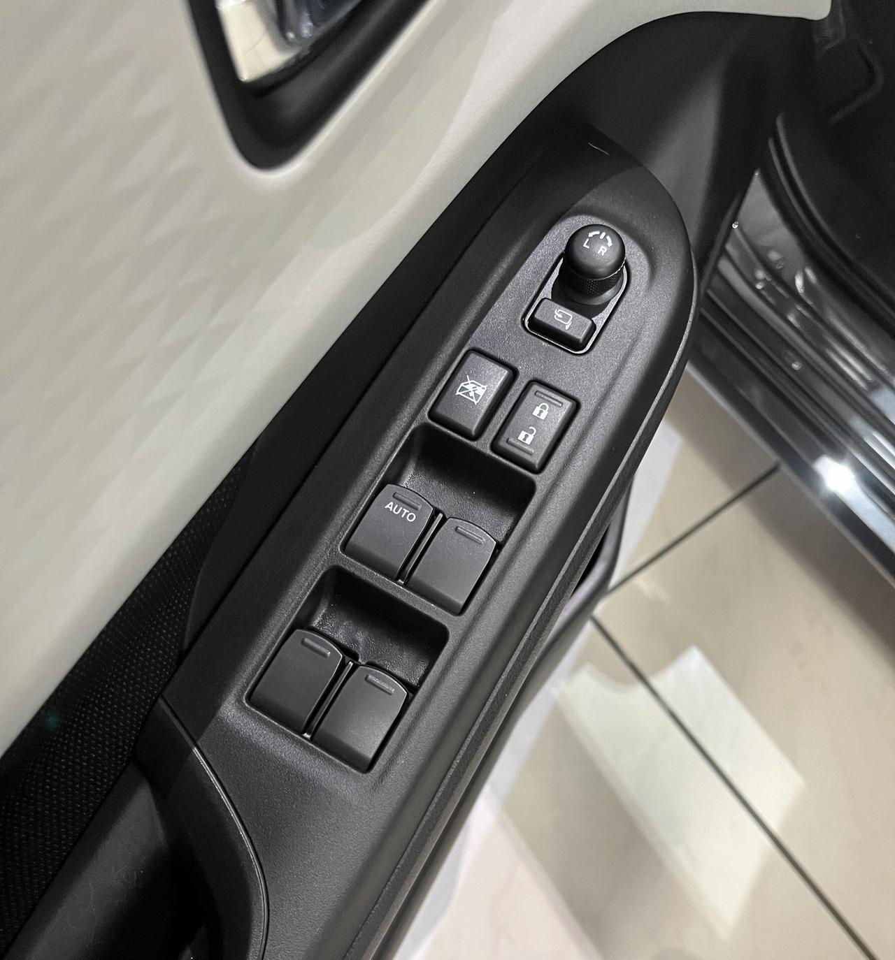 SUZUKI SWIFT 1.2 HYBRID TOP 2WD