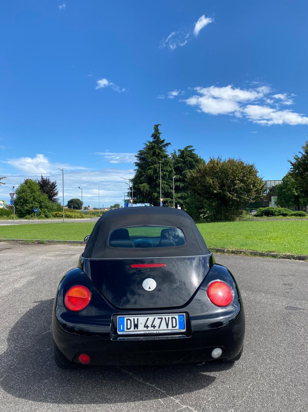Volkswagen New Beetle 1.6 Cabrio