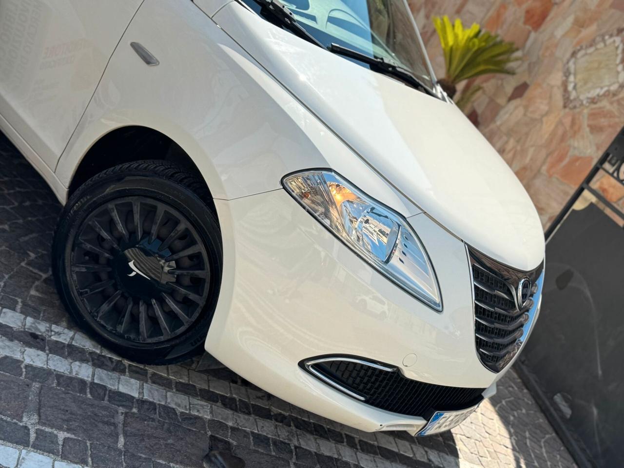 Lancia Ypsilon 1.2 69 CV 5 porte GPL Ecochic Elle