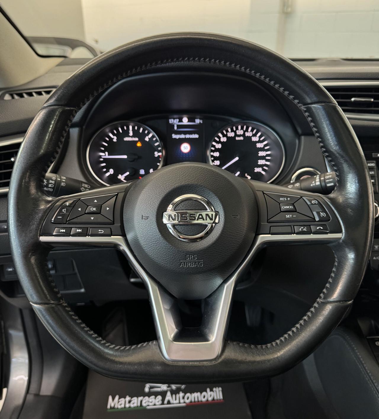 Nissan Qashqai 1.5cc 110cv dci Tetto panoramico OK Neopatentati