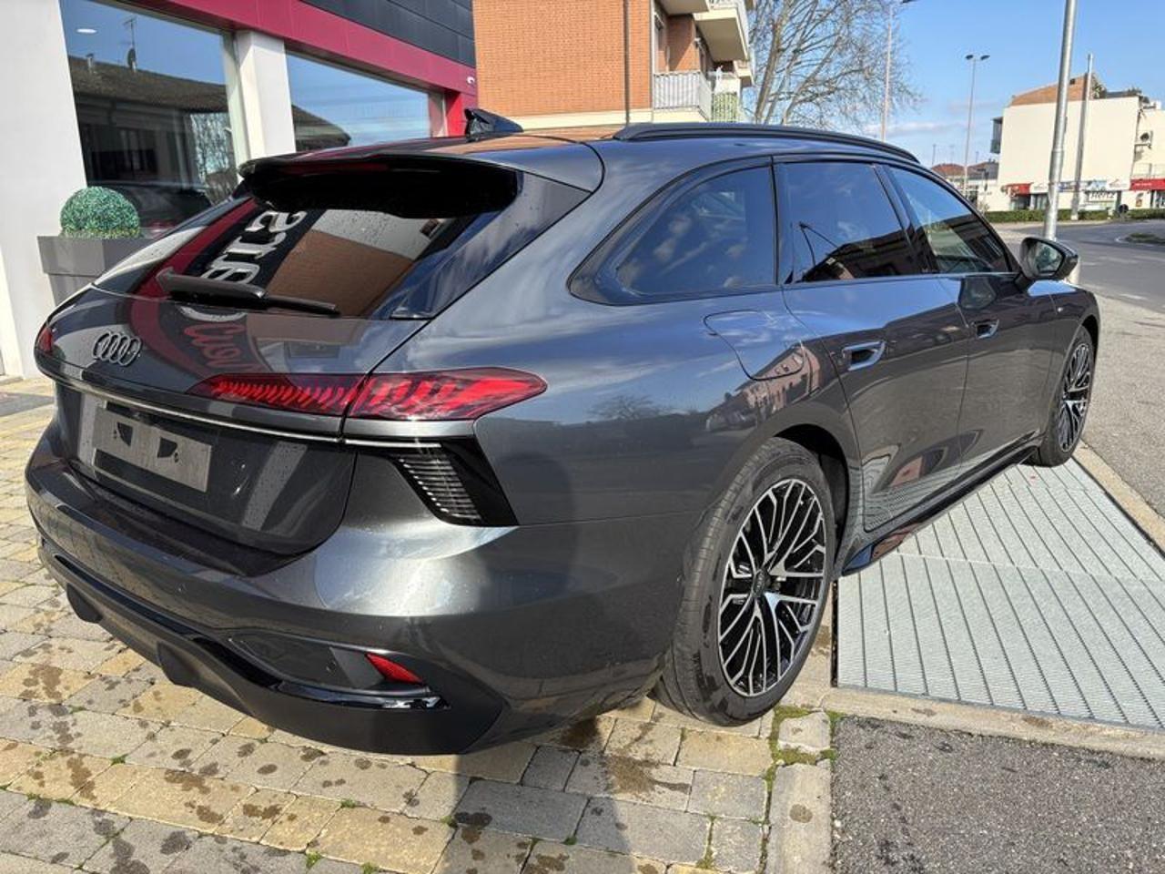 Audi A6 Avant TDI 150 kW S tronic S line edition MATRIX