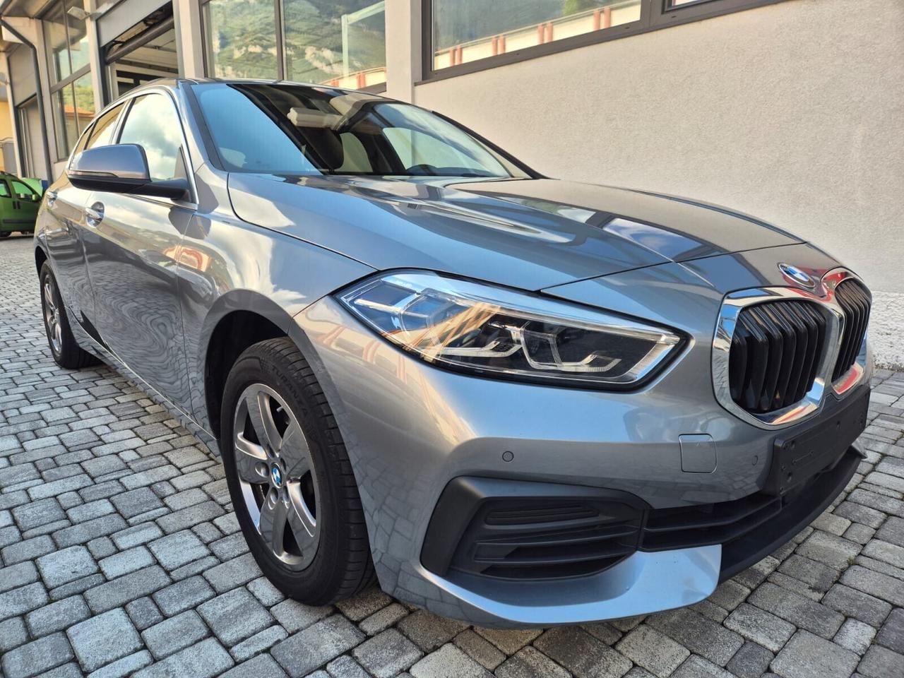 Bmw 116d 5p. CAMBIO AUTOMATICO OK NEOPATENTATI