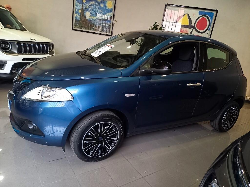 Lancia Ypsilon 1.0 FireFly 5 porte S&S Hybrid Oro