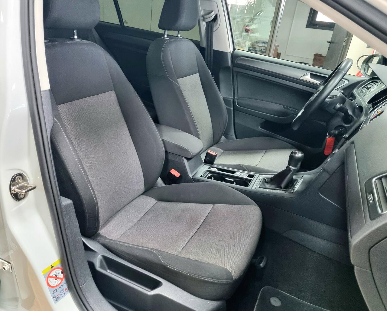 VOLKSWAGEN GOLF 1.6 TDI 90CV TECH&SOUND