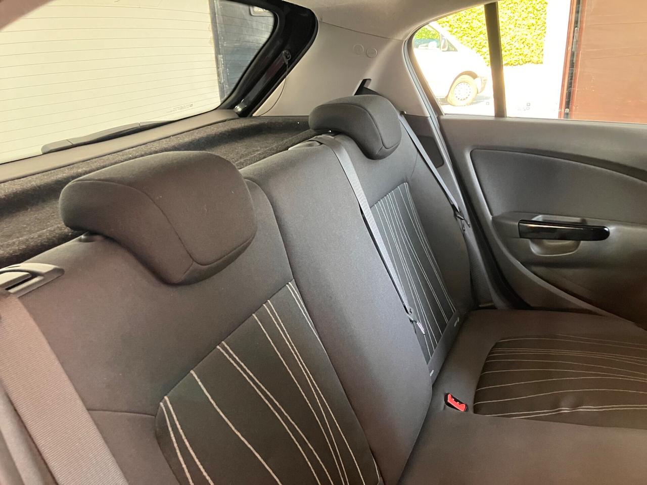 Opel Corsa 1.2 5 porte Cosmo NEOPATENTATI