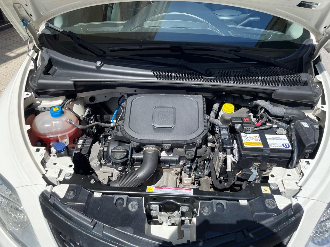 Lancia Ypsilon 1.0 FireFly 5 porte S&S Hybrid Ecochic