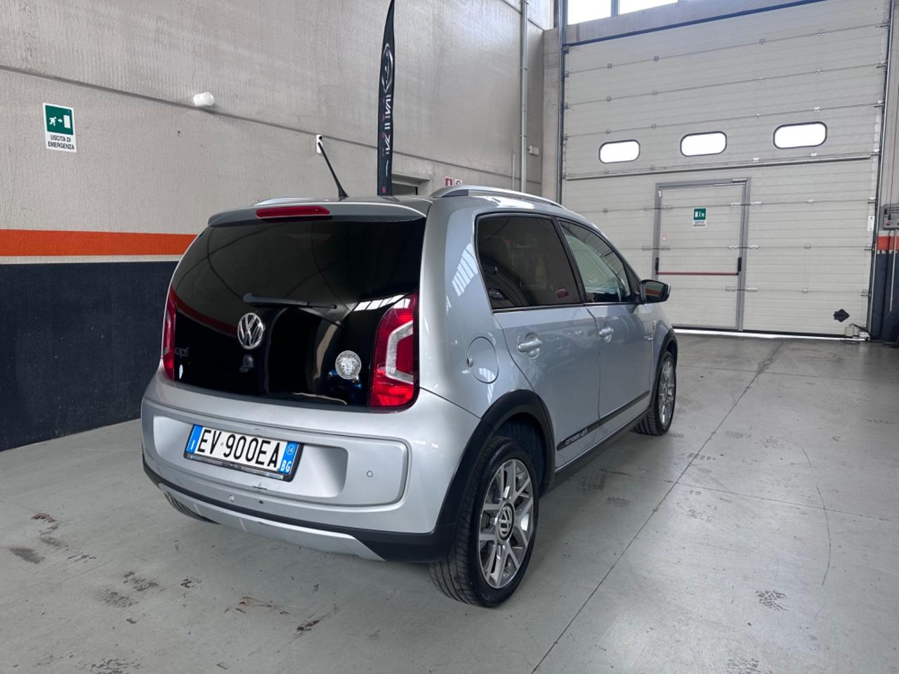 Volkswagen up! 1.0 75 CV 5p. cross up!
