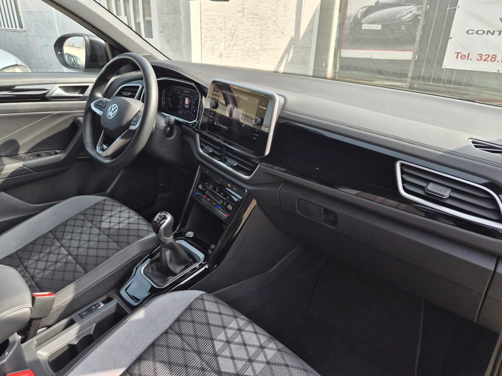 Volkswagen T-Roc 1.0 tsi R-Line 110cv