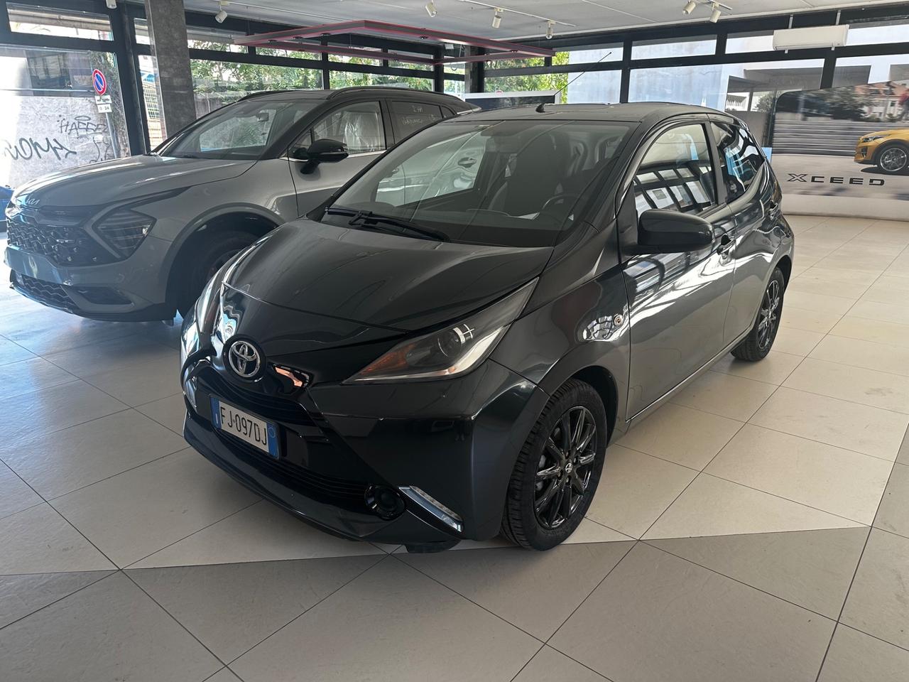 Toyota Aygo 1.0 VVT-i 69 CV 5 porte x-cite