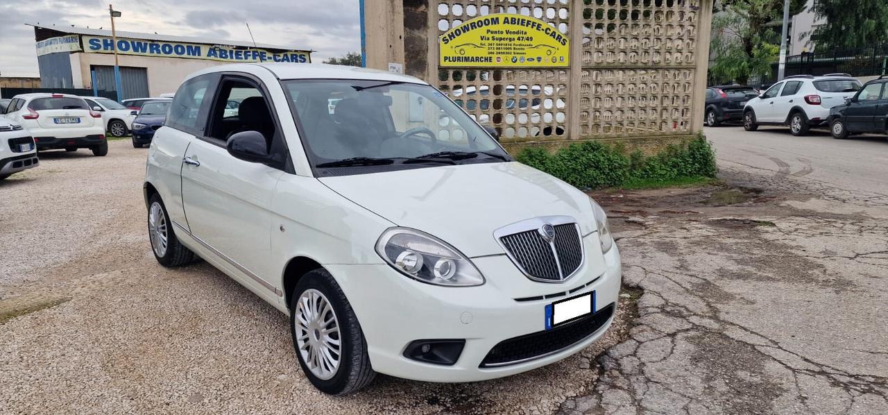 Lancia Ypsilon 1.2 69 CV Elle 2011
