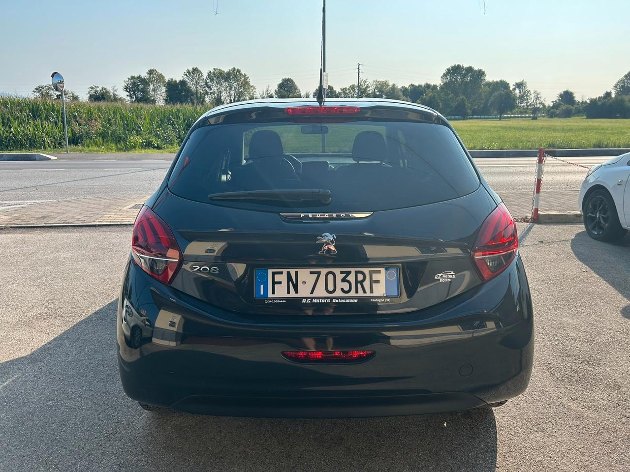 Peugeot 208 1.6 BlueHDi 75CV 5p. Black Line - OK NEOPATENTATI